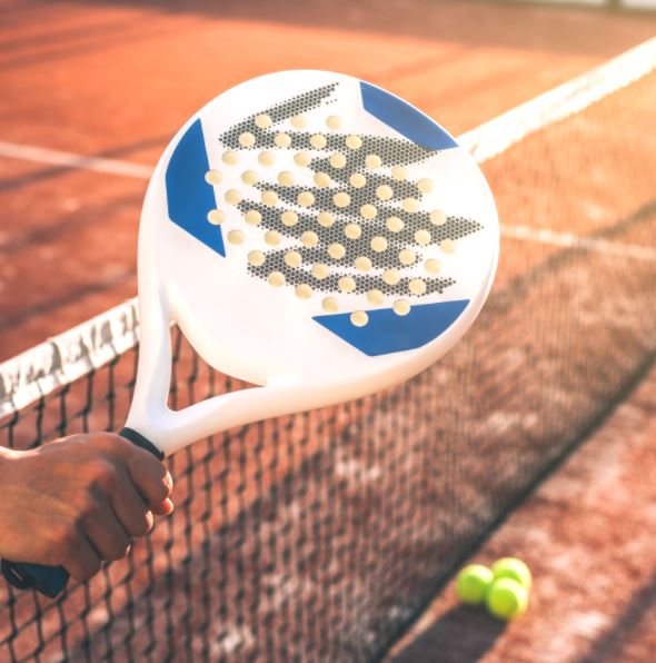 PADEL LA NUOVA TENDENZA: BOOM ECONOMICO E SOCIALE